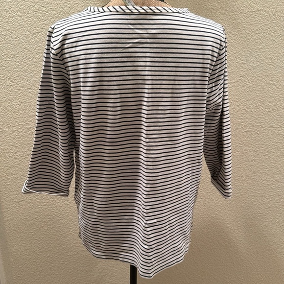 EUC! Women’s Floral Striped 3/4 Sleeve Casual Top - Picture 4 of 8
